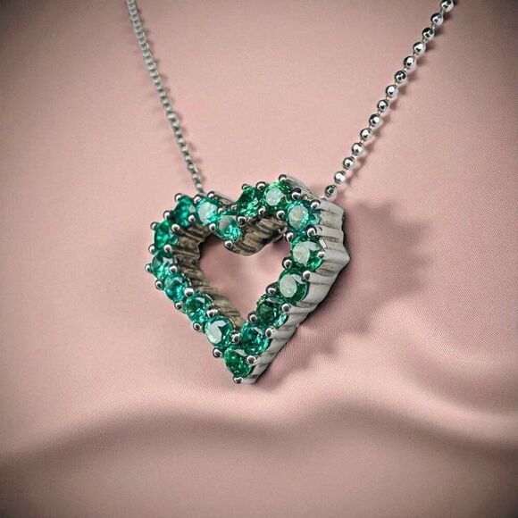Natural Emerald Necklace in 14K White Gold - 15" VINTAGE Open Heart Pendant 3.4g - Picture 10 of 16